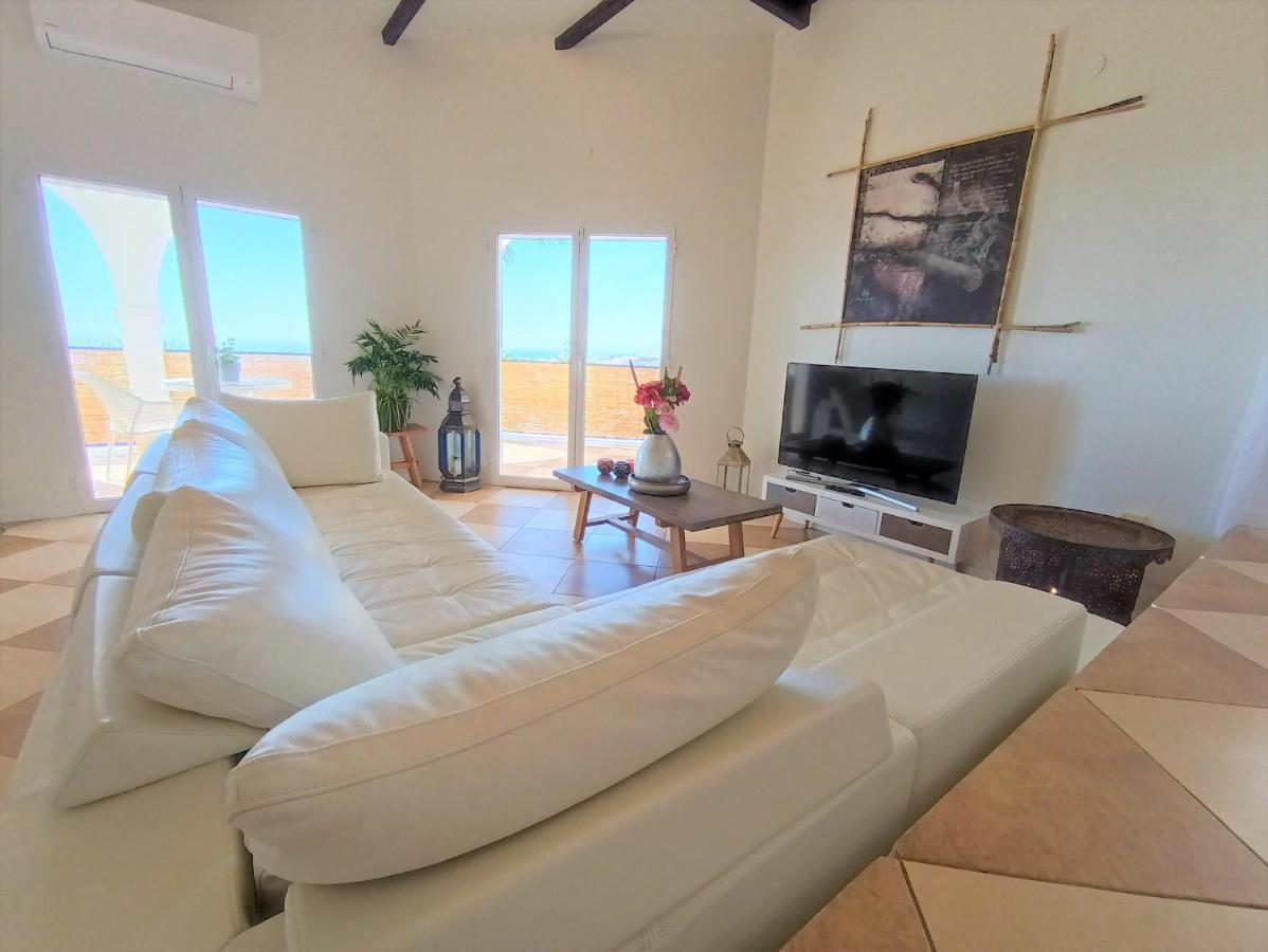 Villa Del Sol 贝纳尔马德纳 外观 照片